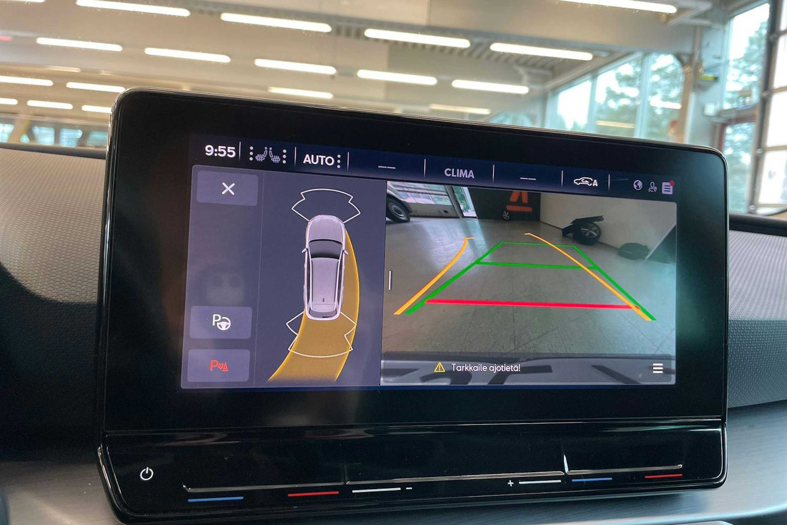 valkoinen SEAT Leon Sportstourer 2021 kuva 21.