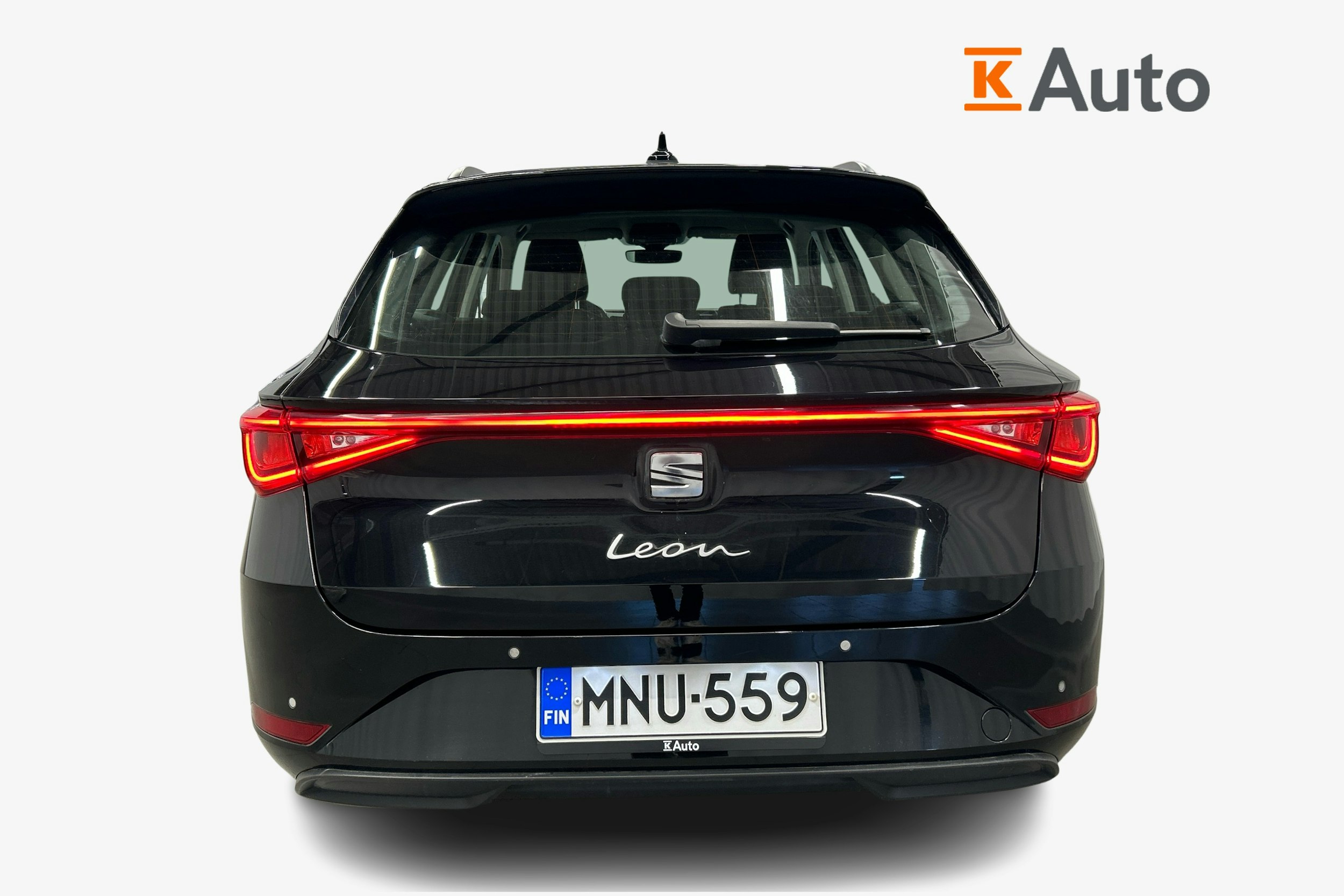 musta SEAT Leon Sportstourer 2021 kuva 3.