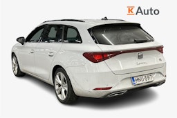 valkoinen SEAT Leon Sportstourer 2021 kuva 2.