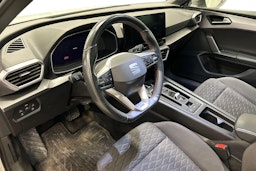 valkoinen SEAT Leon Sportstourer 2021 kuva 3.