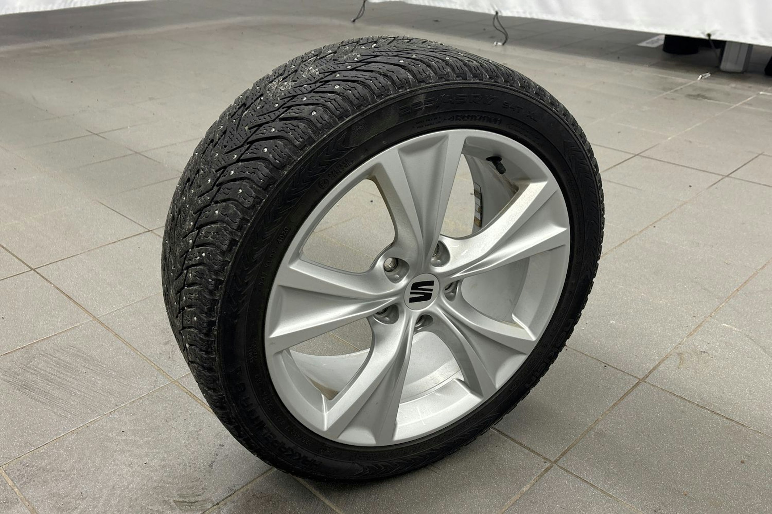 valkoinen SEAT Leon Sportstourer 2021 kuva 14.