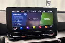 valkoinen SEAT Leon Sportstourer 2021 kuva 24.