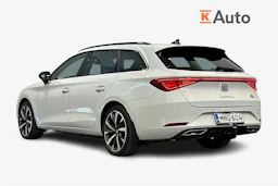 valkoinen SEAT Leon Sportstourer 2021 kuva 2.