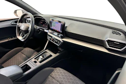 valkoinen SEAT Leon Sportstourer 2021 kuva 7.