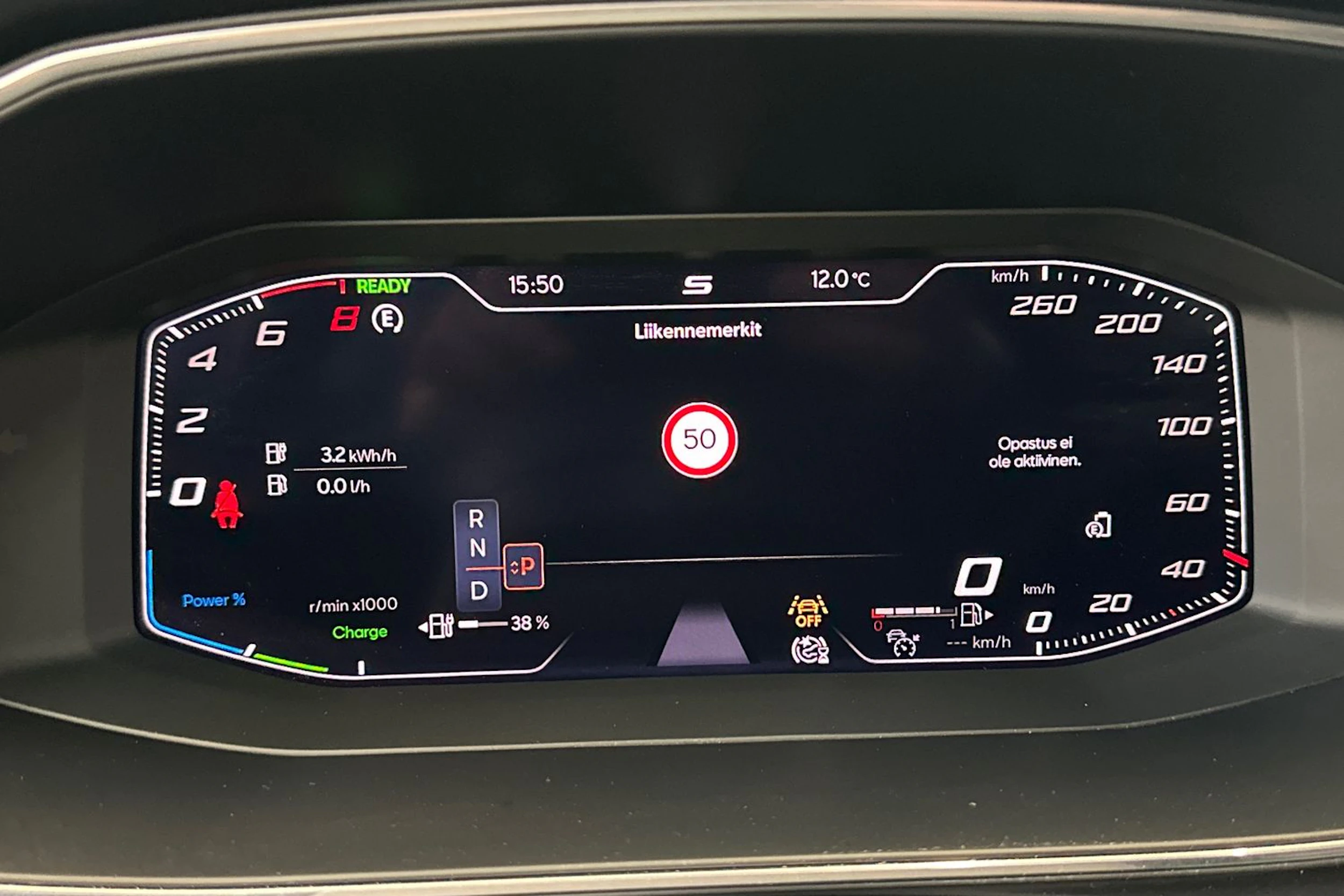 valkoinen SEAT Leon Sportstourer 2021 kuva 13.