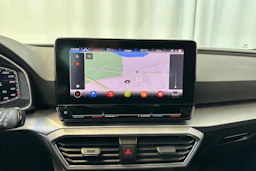 valkoinen SEAT Leon Sportstourer 2021 kuva 14.