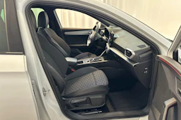 valkoinen SEAT Leon Sportstourer 2021 kuva 22.