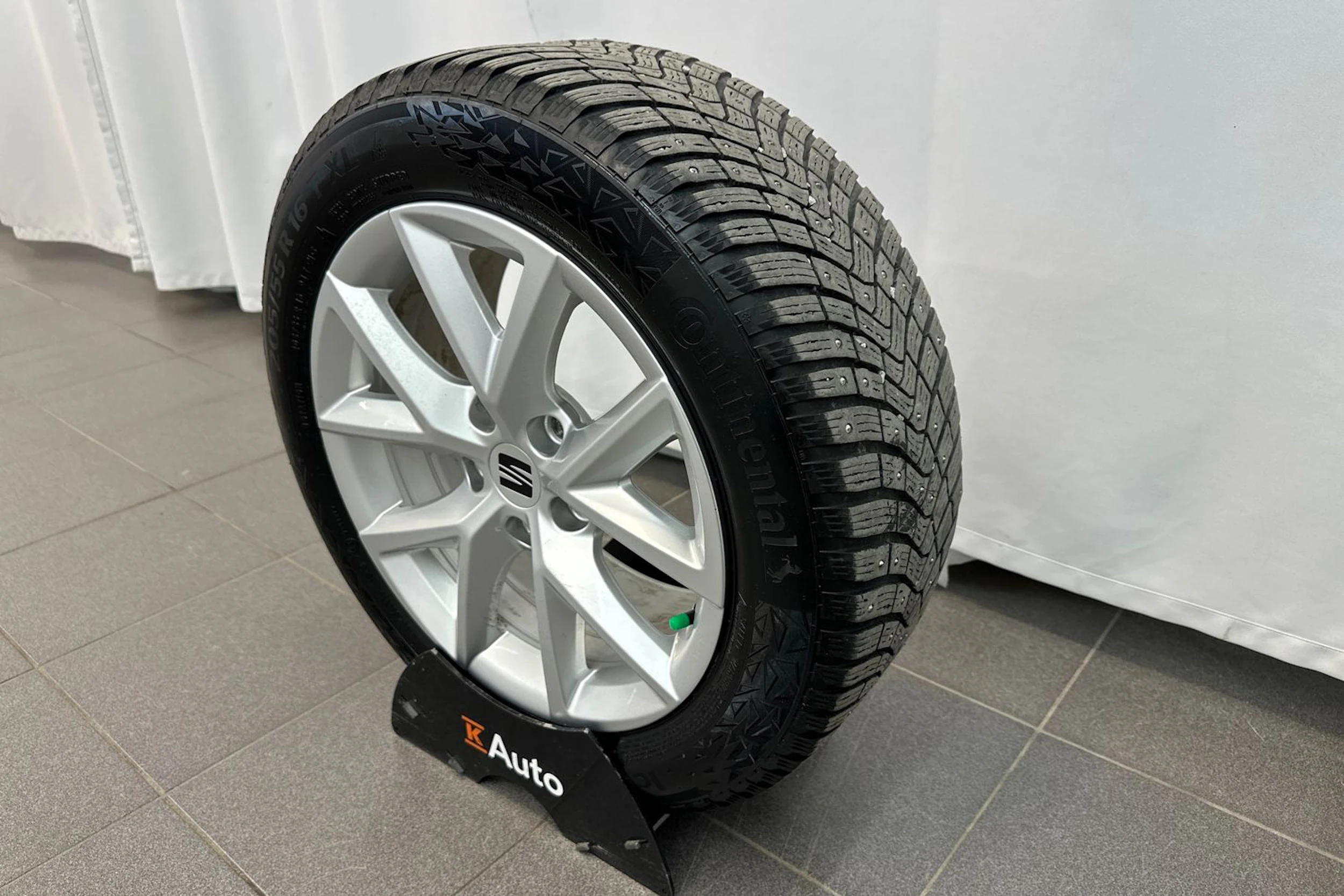 valkoinen SEAT Leon Sportstourer 2021 kuva 25.