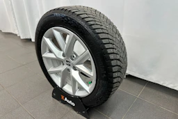 valkoinen SEAT Leon Sportstourer 2021 kuva 25.