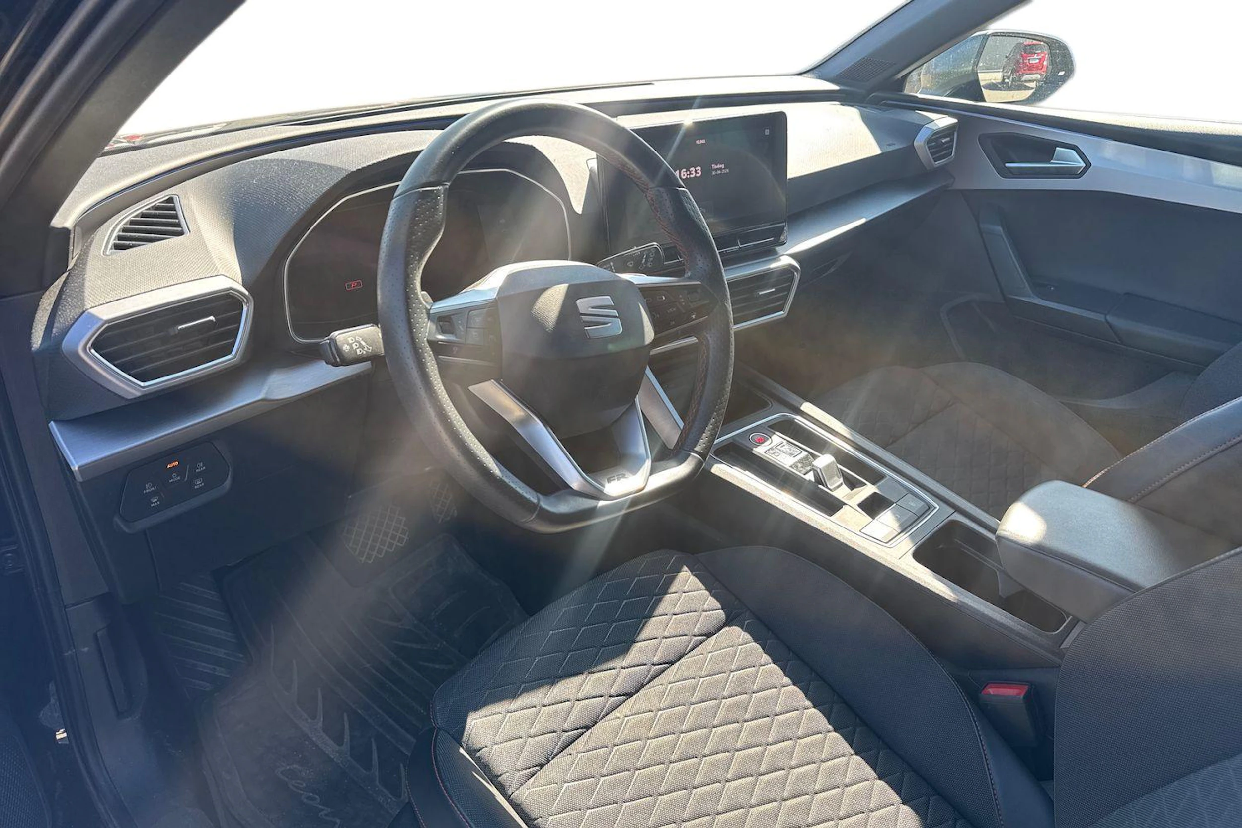 Musta SEAT LEON SPORTSTOURER 2021 kuva 3.