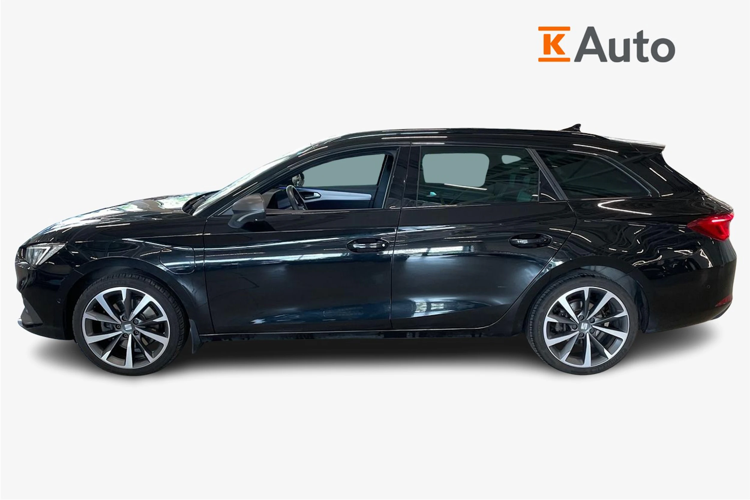 Musta SEAT LEON SPORTSTOURER 2021 kuva 5.