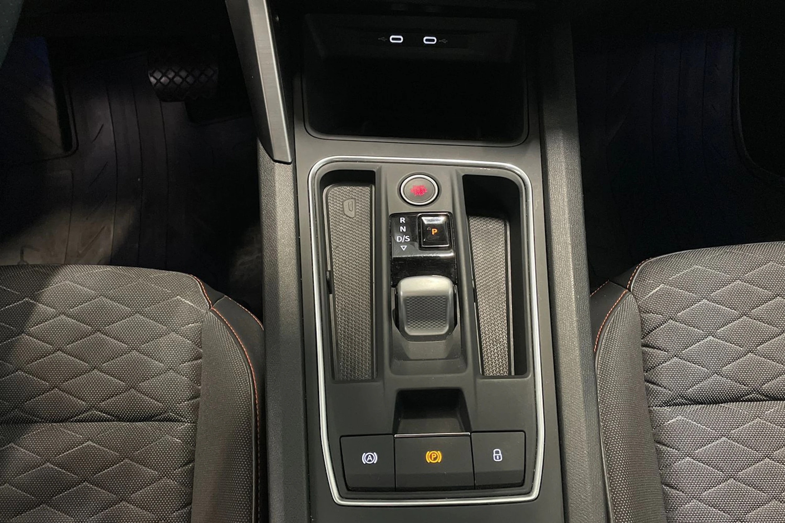 Musta SEAT LEON SPORTSTOURER 2021 kuva 23.