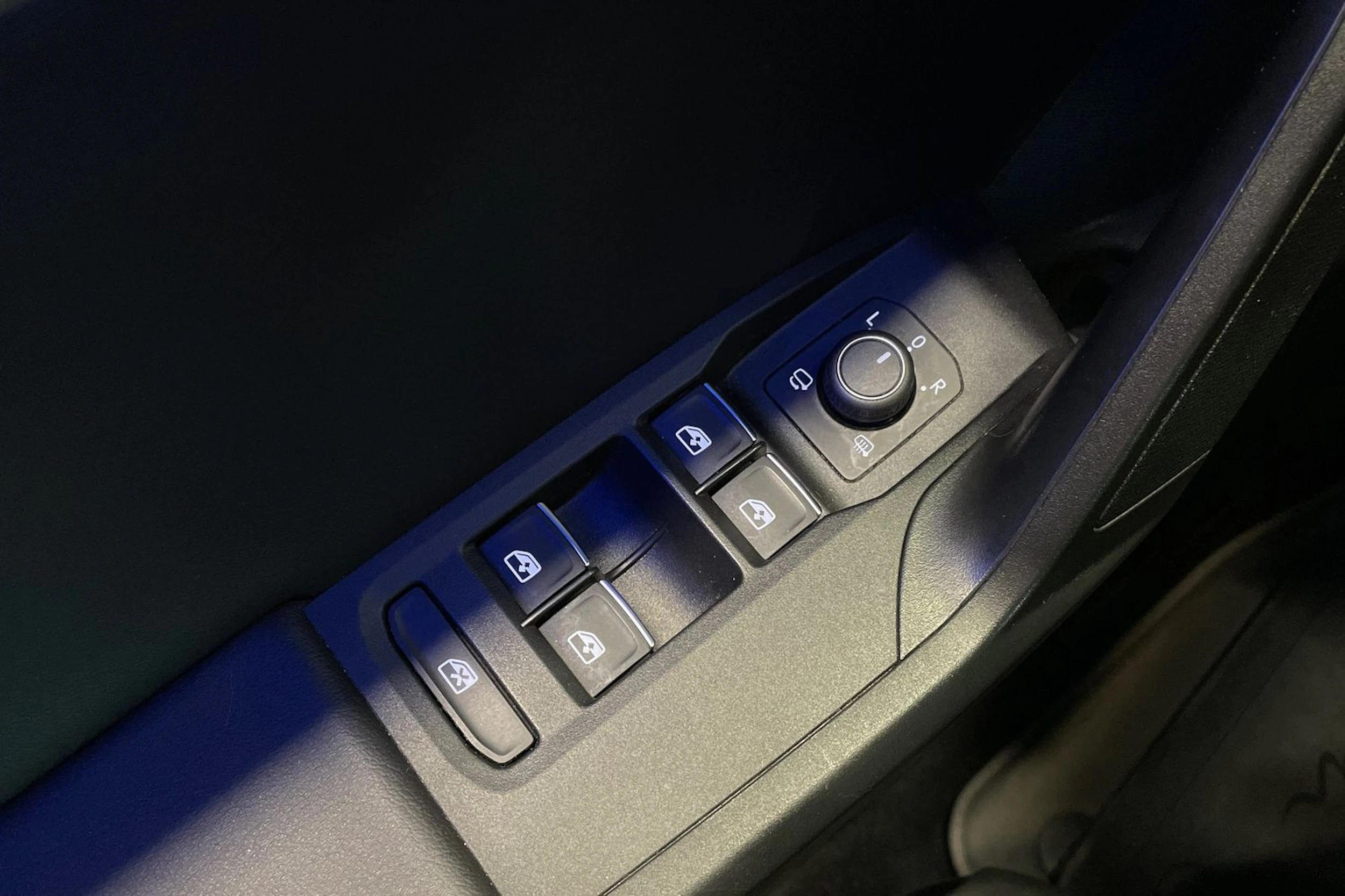 Musta SEAT LEON SPORTSTOURER 2021 kuva 24.