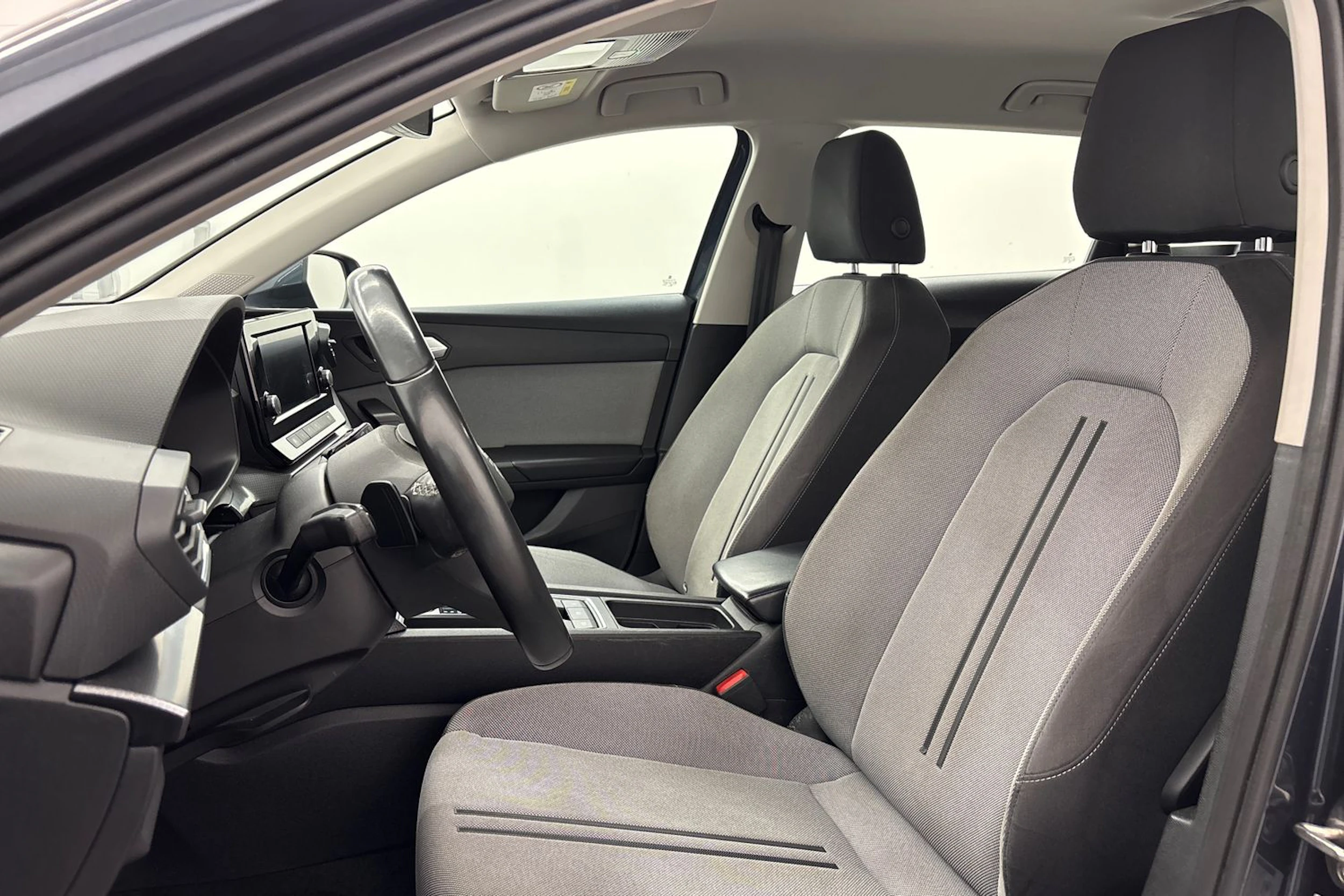 harmaa SEAT Leon Sportstourer 2021 kuva 11.