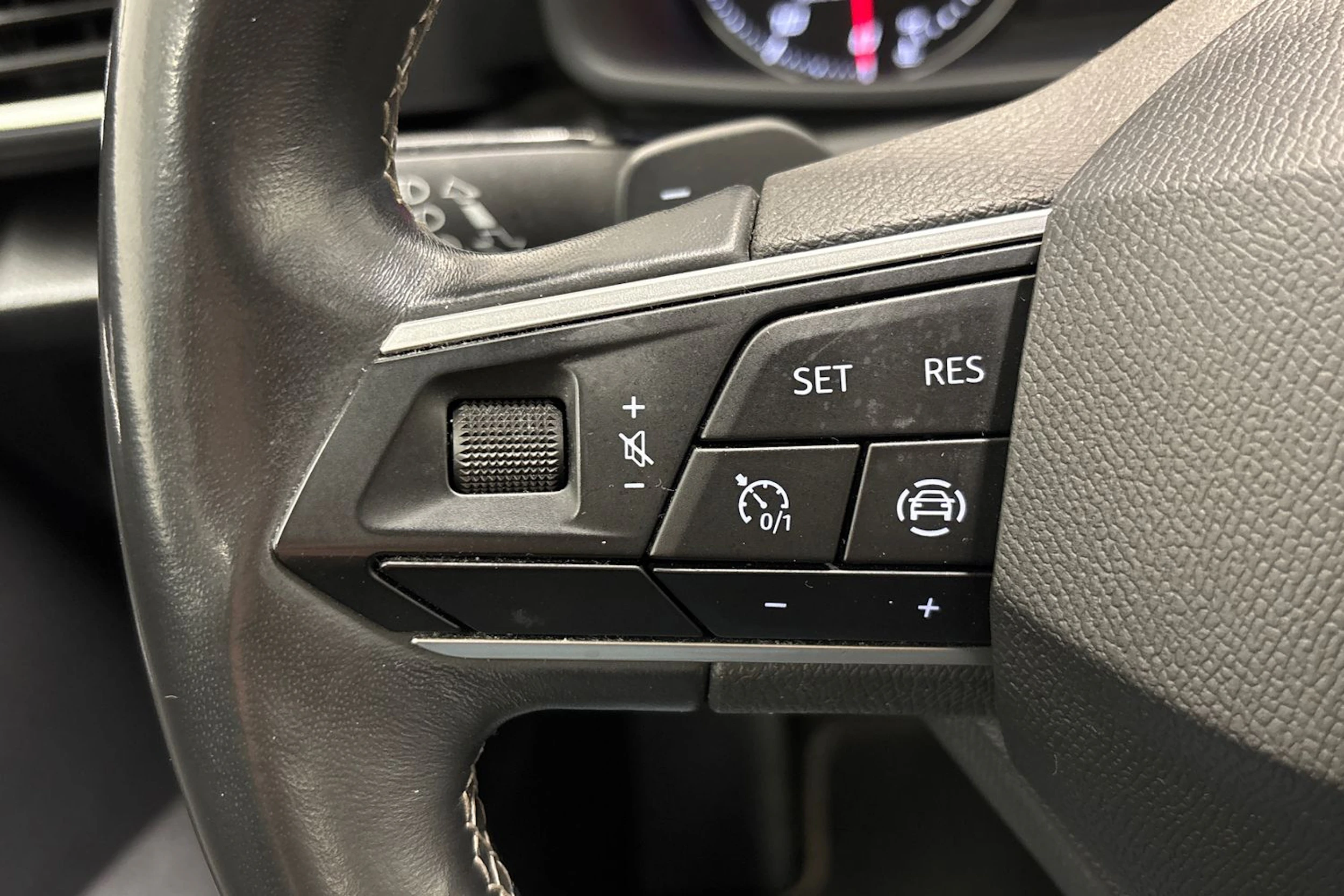 harmaa SEAT Leon Sportstourer 2021 kuva 13.