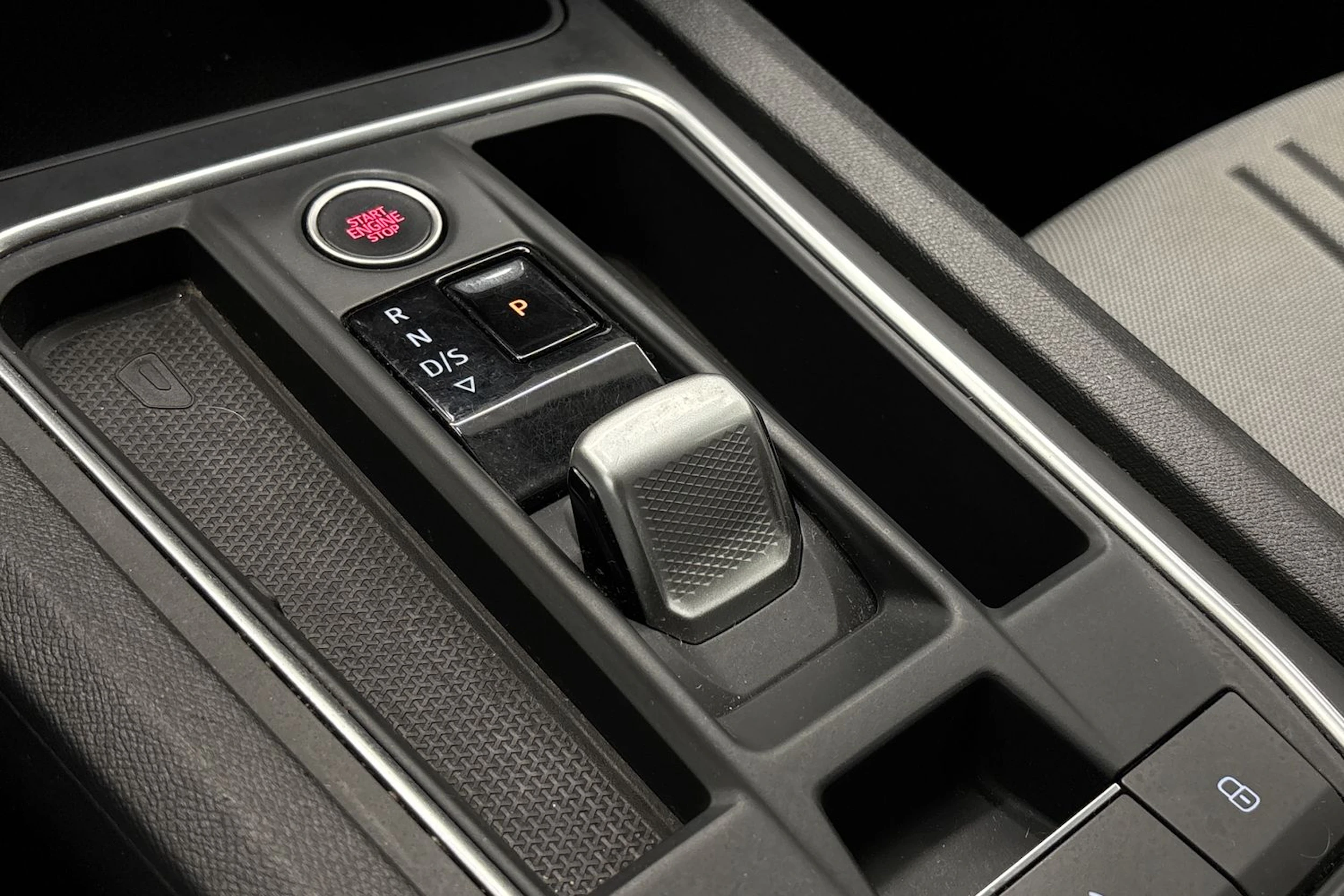 harmaa SEAT Leon Sportstourer 2021 kuva 19.