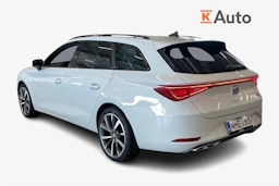 valkoinen SEAT Leon Sportstourer 2021 kuva 2.