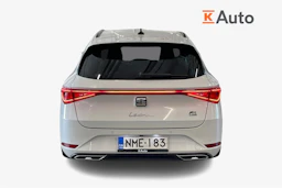 valkoinen SEAT Leon Sportstourer 2021 kuva 3.