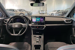 valkoinen SEAT Leon Sportstourer 2021 kuva 11.