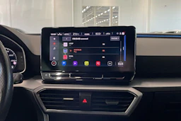 valkoinen SEAT Leon Sportstourer 2021 kuva 18.