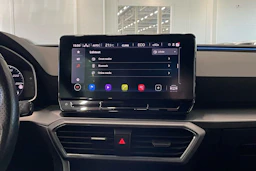 valkoinen SEAT Leon Sportstourer 2021 kuva 19.
