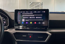valkoinen SEAT Leon Sportstourer 2021 kuva 20.