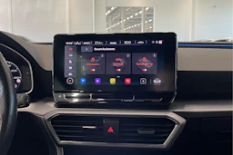 valkoinen SEAT Leon Sportstourer 2021 kuva 23.