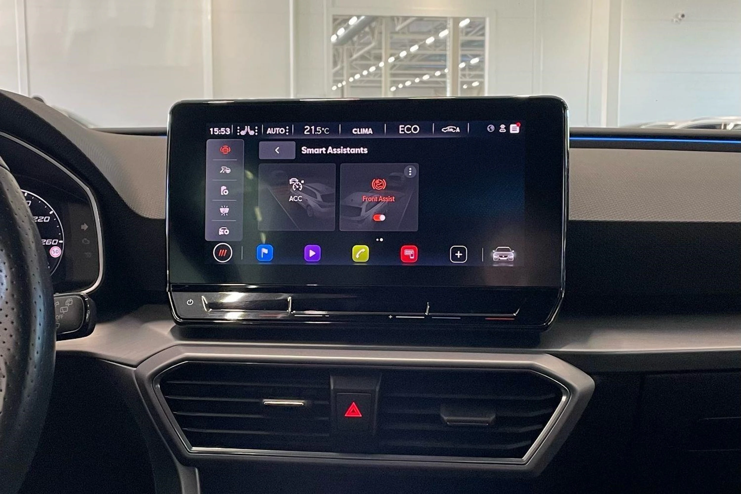 valkoinen SEAT Leon Sportstourer 2021 kuva 24.