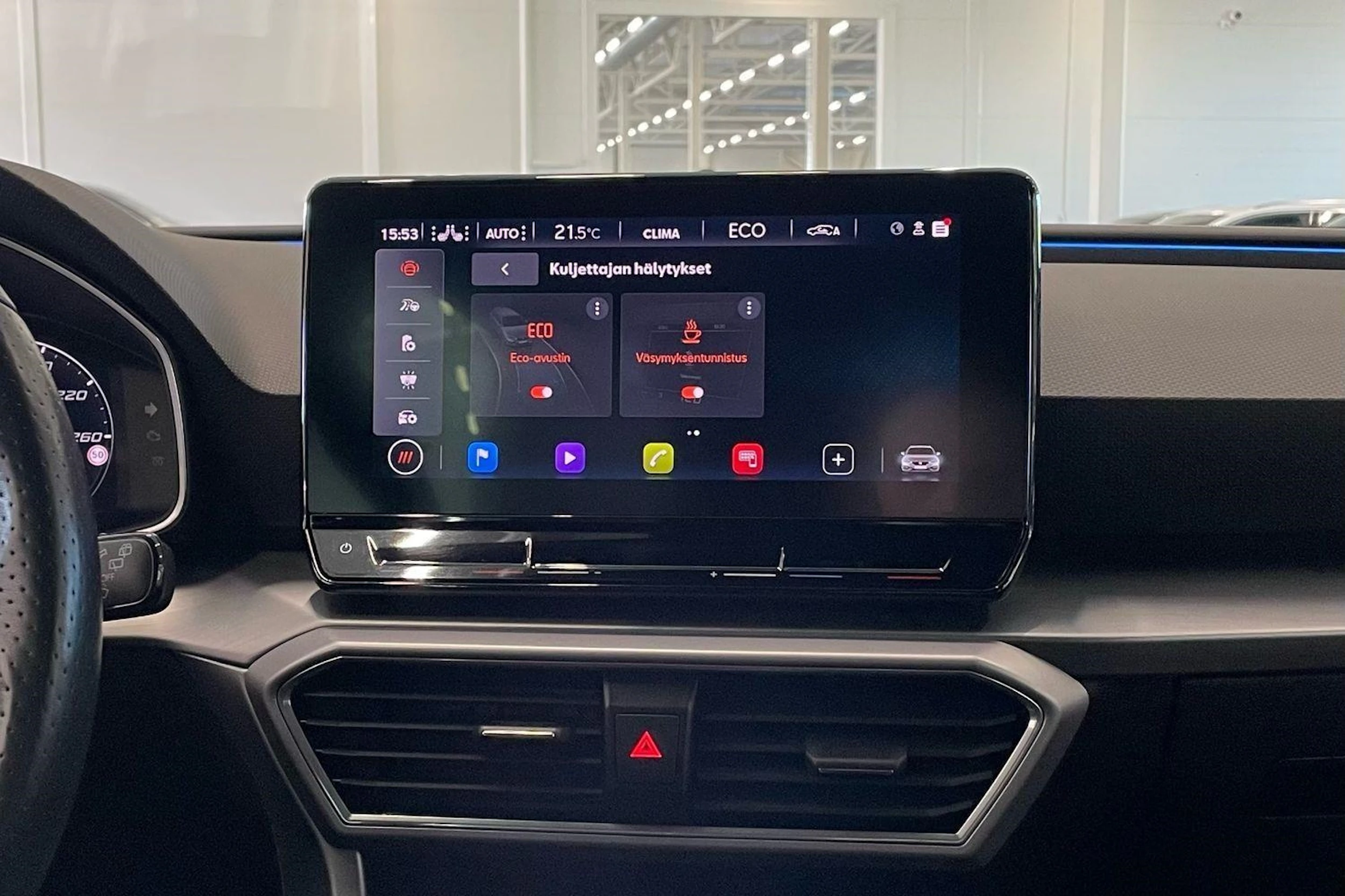 valkoinen SEAT Leon Sportstourer 2021 kuva 26.