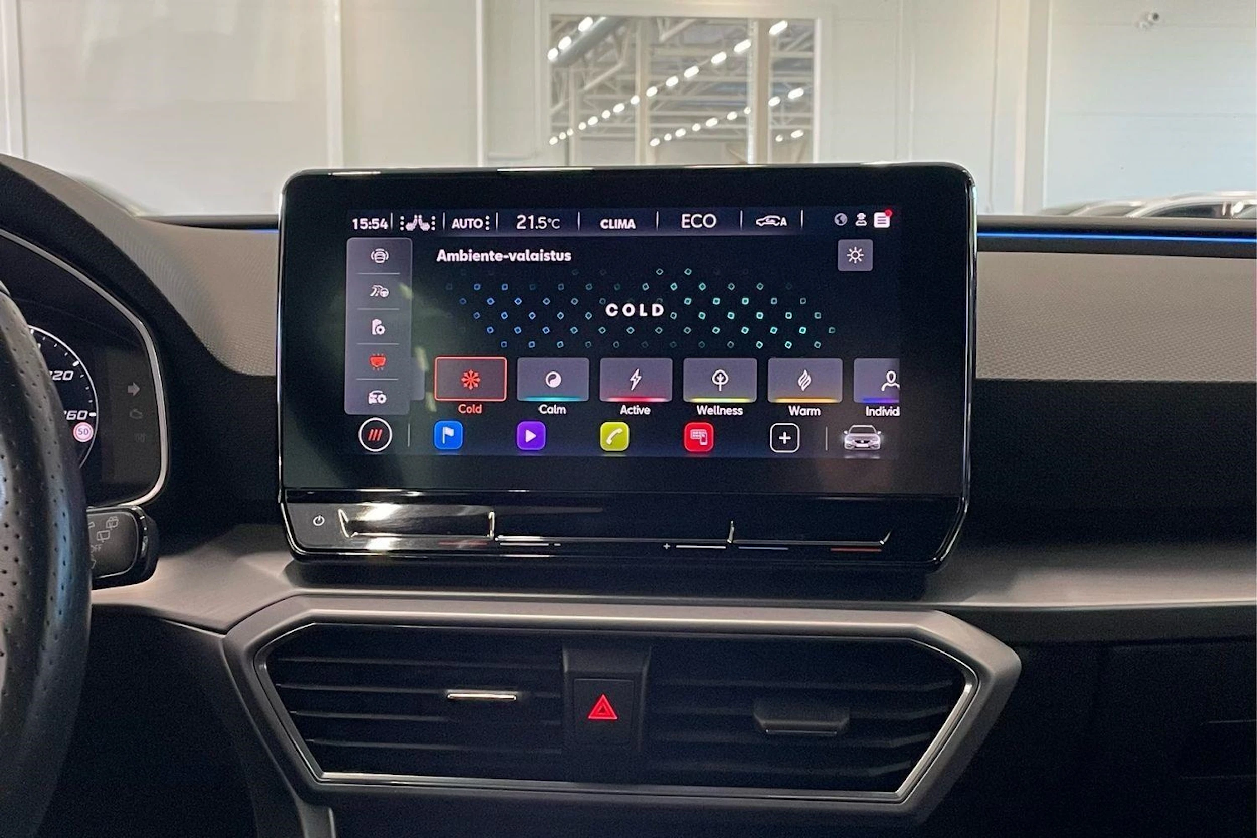 valkoinen SEAT Leon Sportstourer 2021 kuva 28.