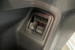 valkoinen SEAT Leon Sportstourer 2021 kuva 34.