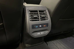 valkoinen SEAT Leon Sportstourer 2021 kuva 35.