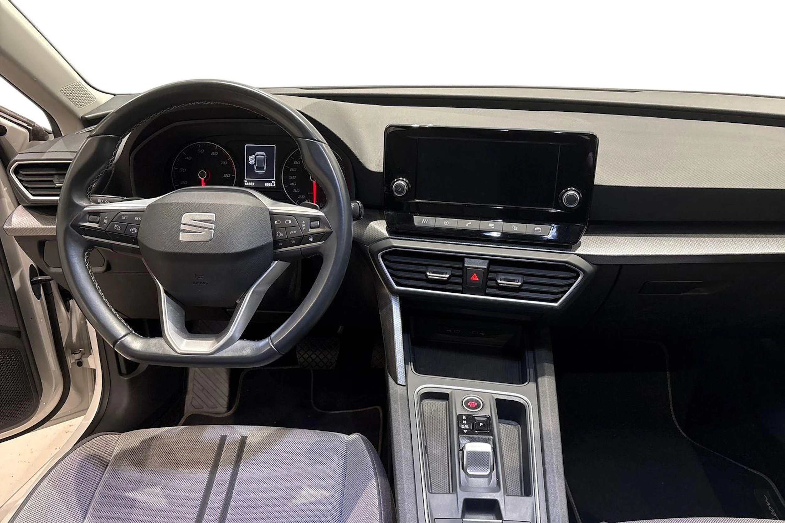 valkoinen SEAT Leon Sportstourer 2022 kuva 7.
