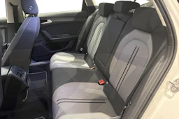valkoinen SEAT Leon Sportstourer 2022 kuva 8.