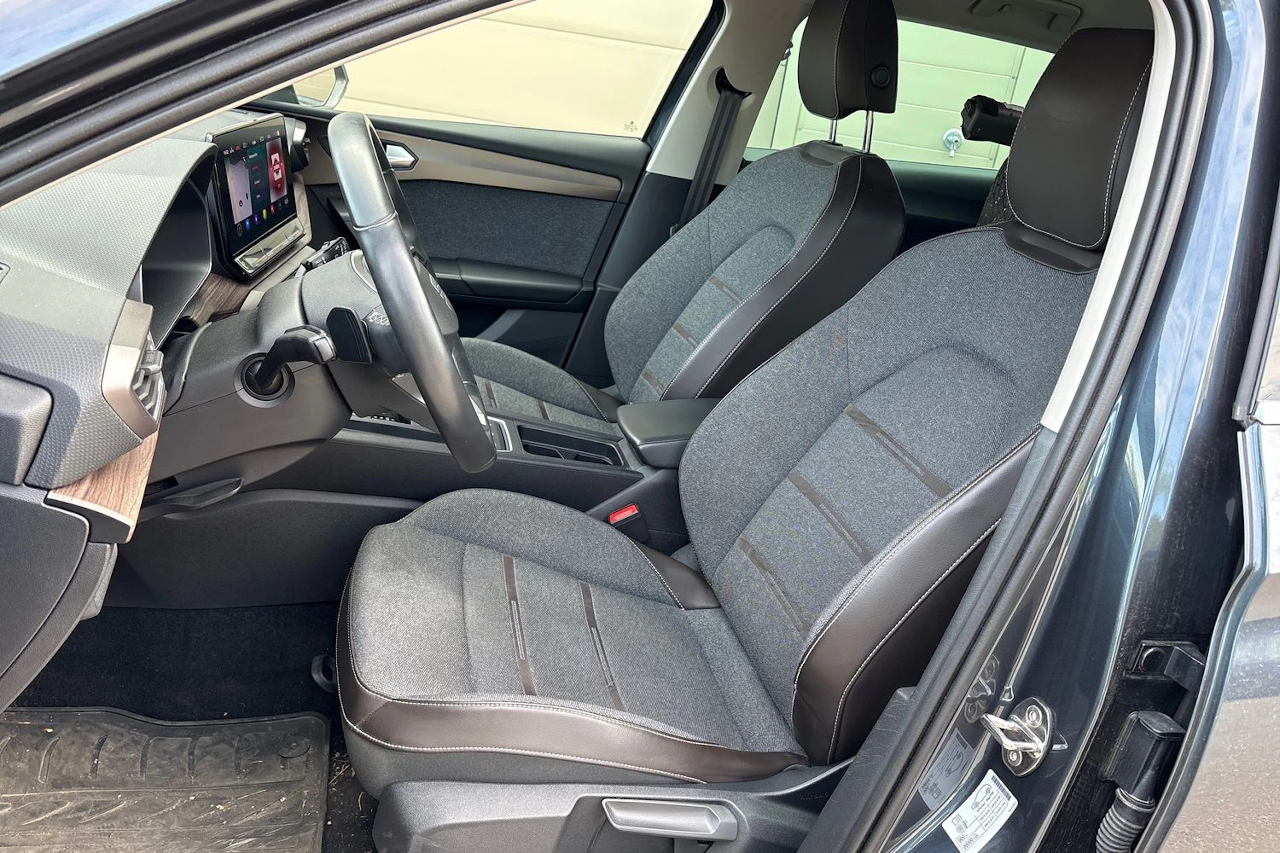 harmaa SEAT Leon Sportstourer 2021 kuva 4.