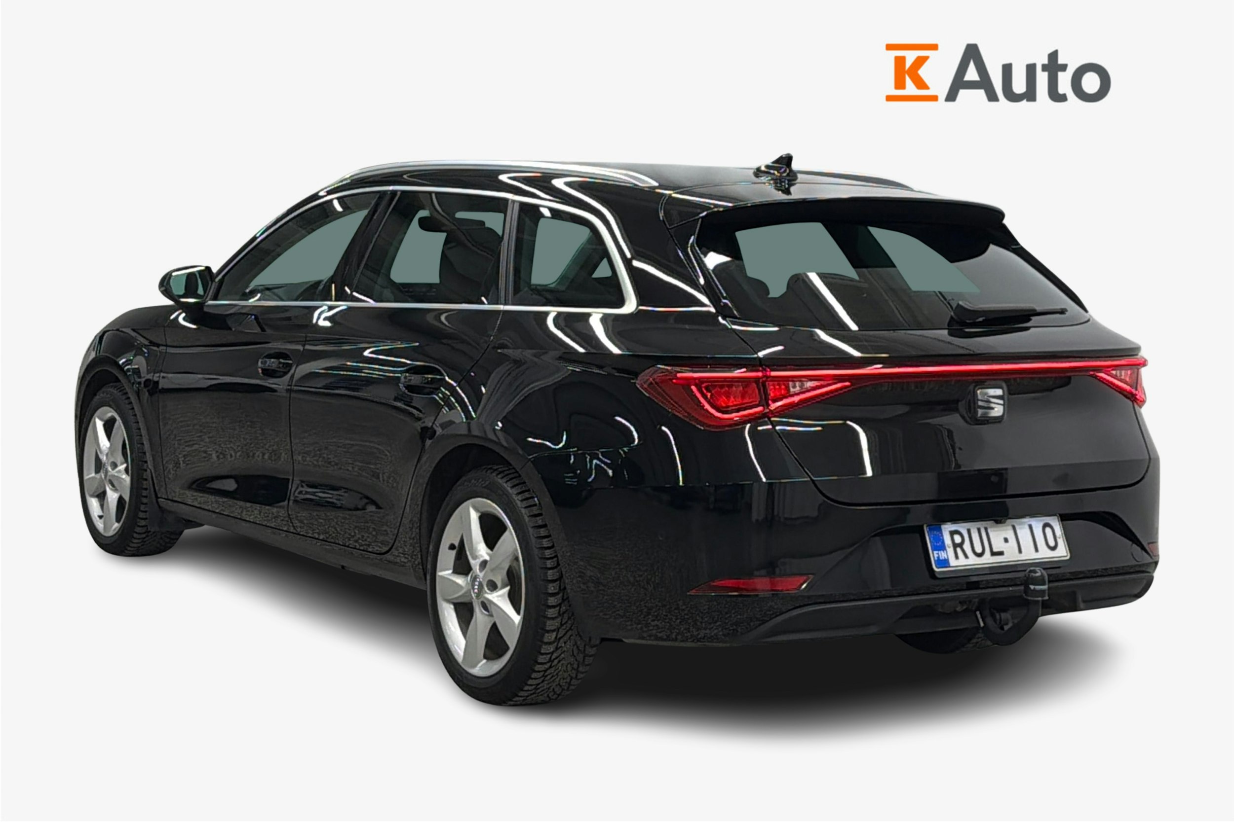 musta SEAT Leon Sportstourer 2021 kuva 2.