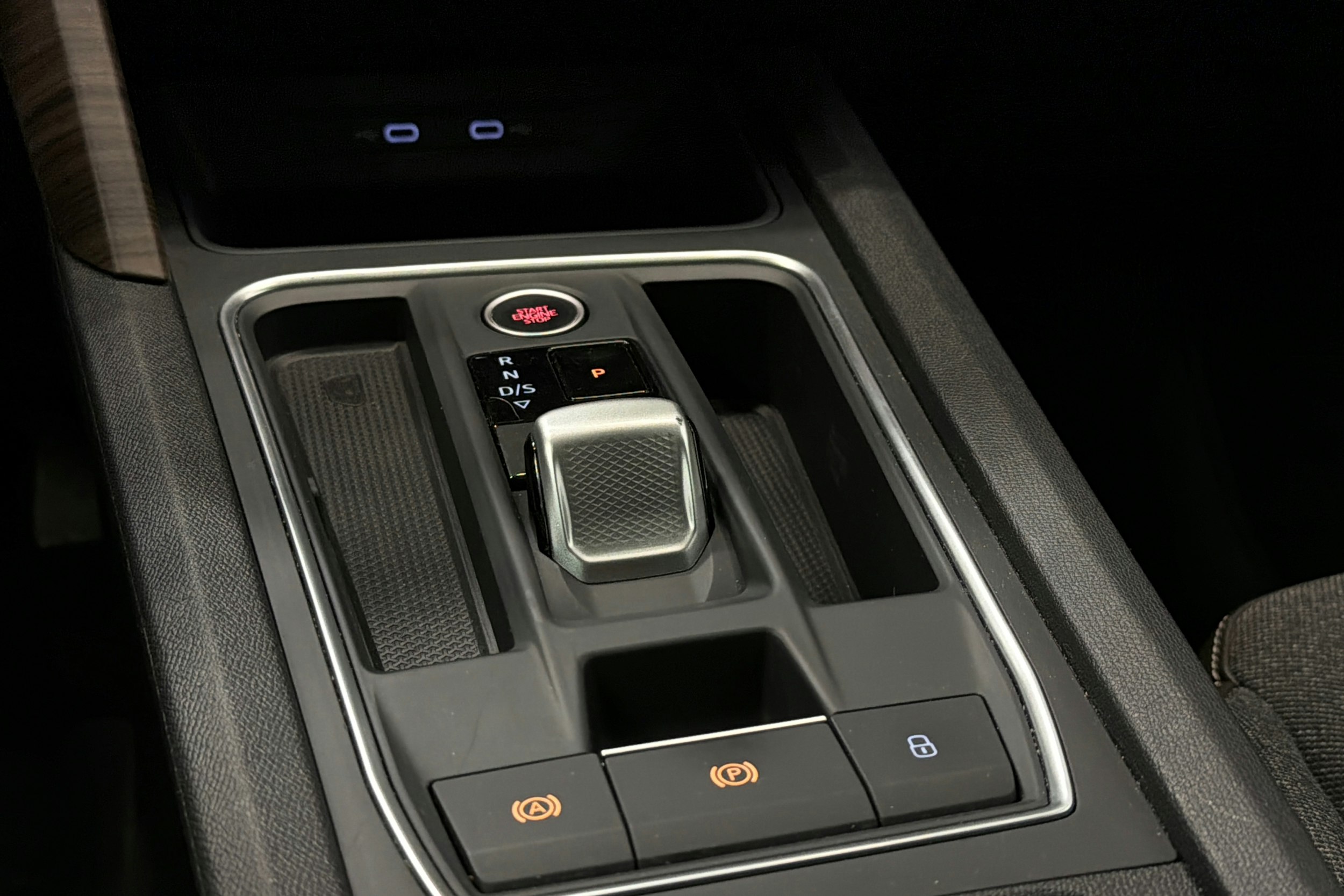 musta SEAT Leon Sportstourer 2021 kuva 19.