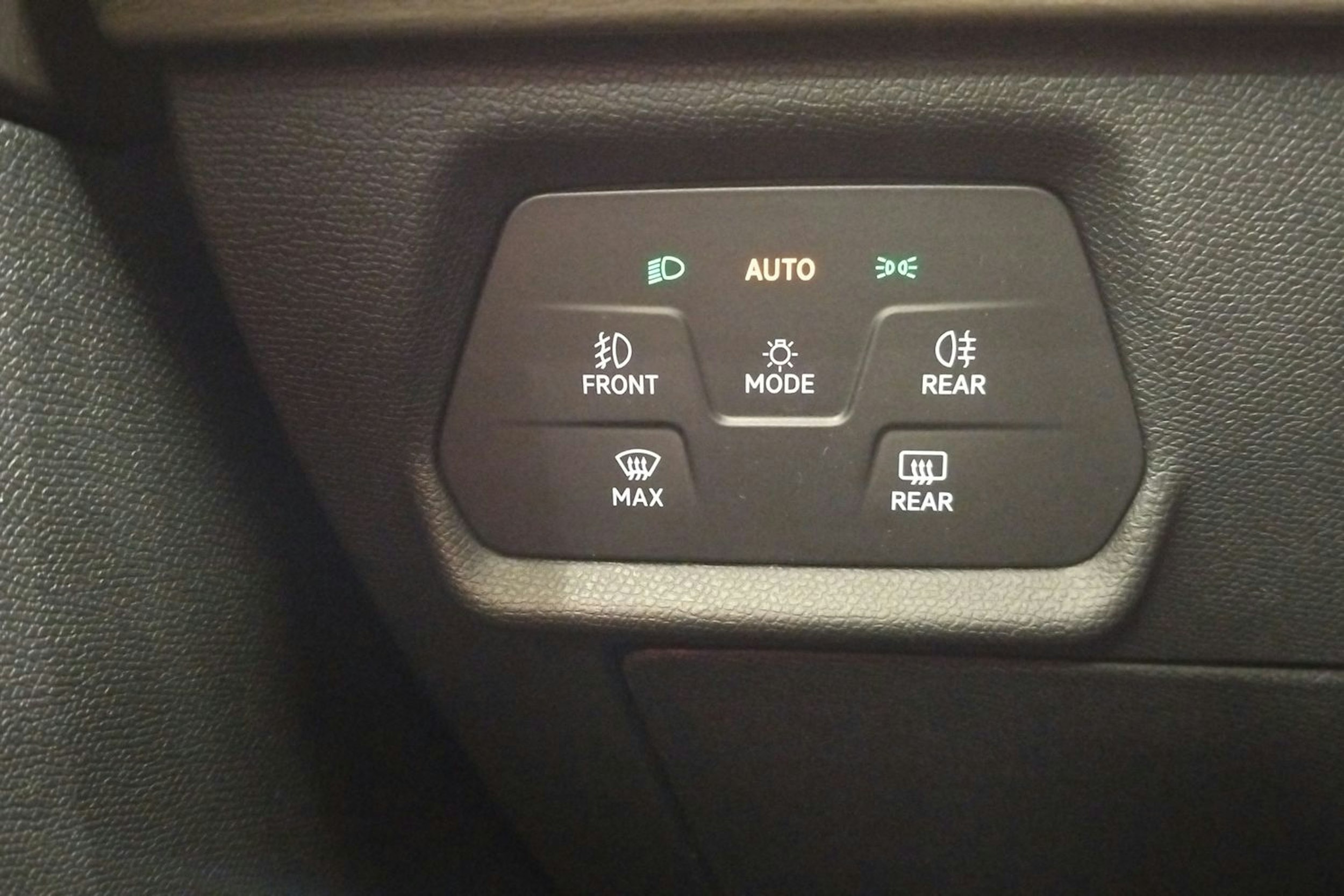 Sininen SEAT LEON SPORTSTOURER 2021 kuva 18.