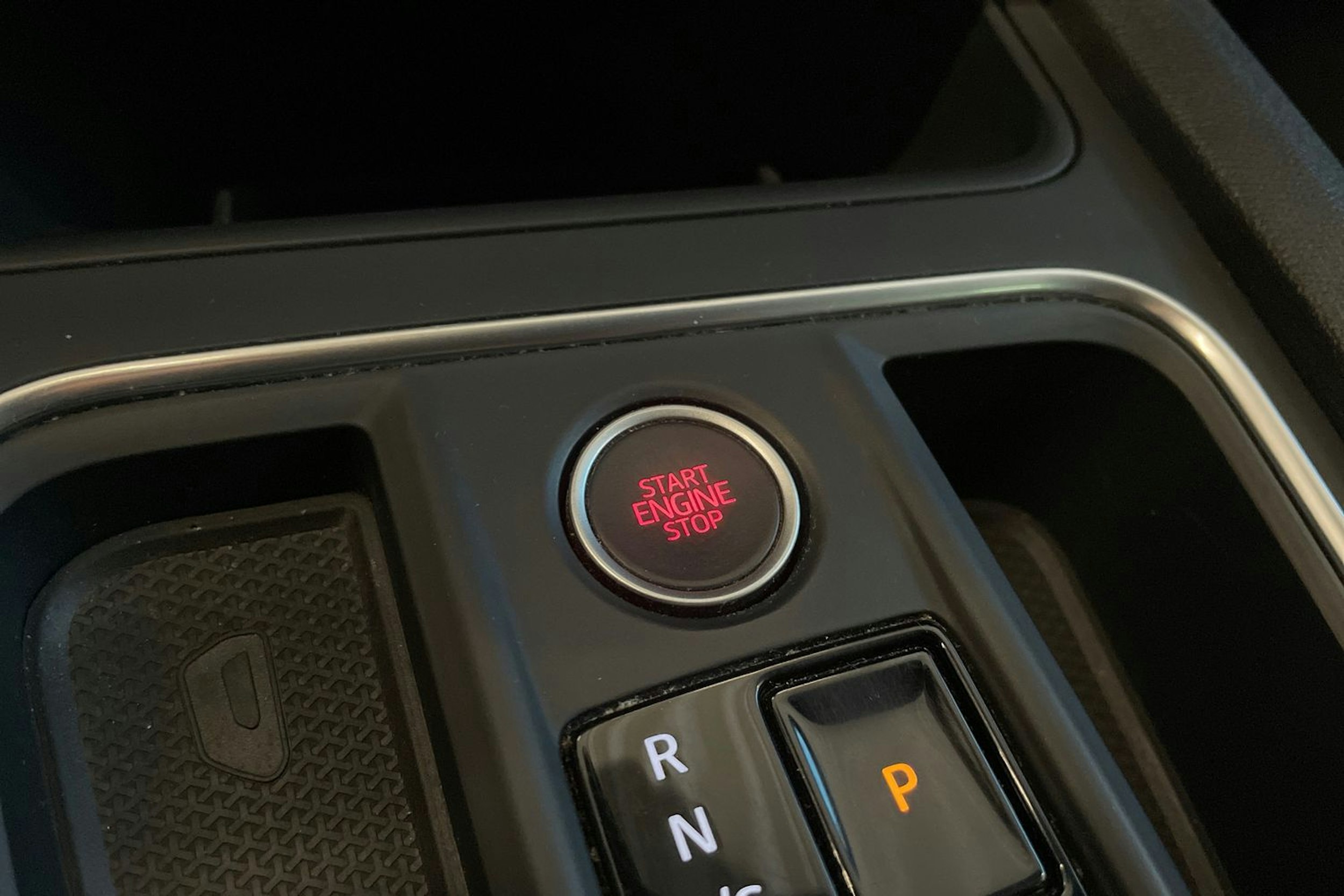 Valkoinen SEAT LEON SPORTSTOURER 2021 kuva 24.