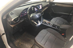 valkoinen SEAT Leon Sportstourer 2021 kuva 3.