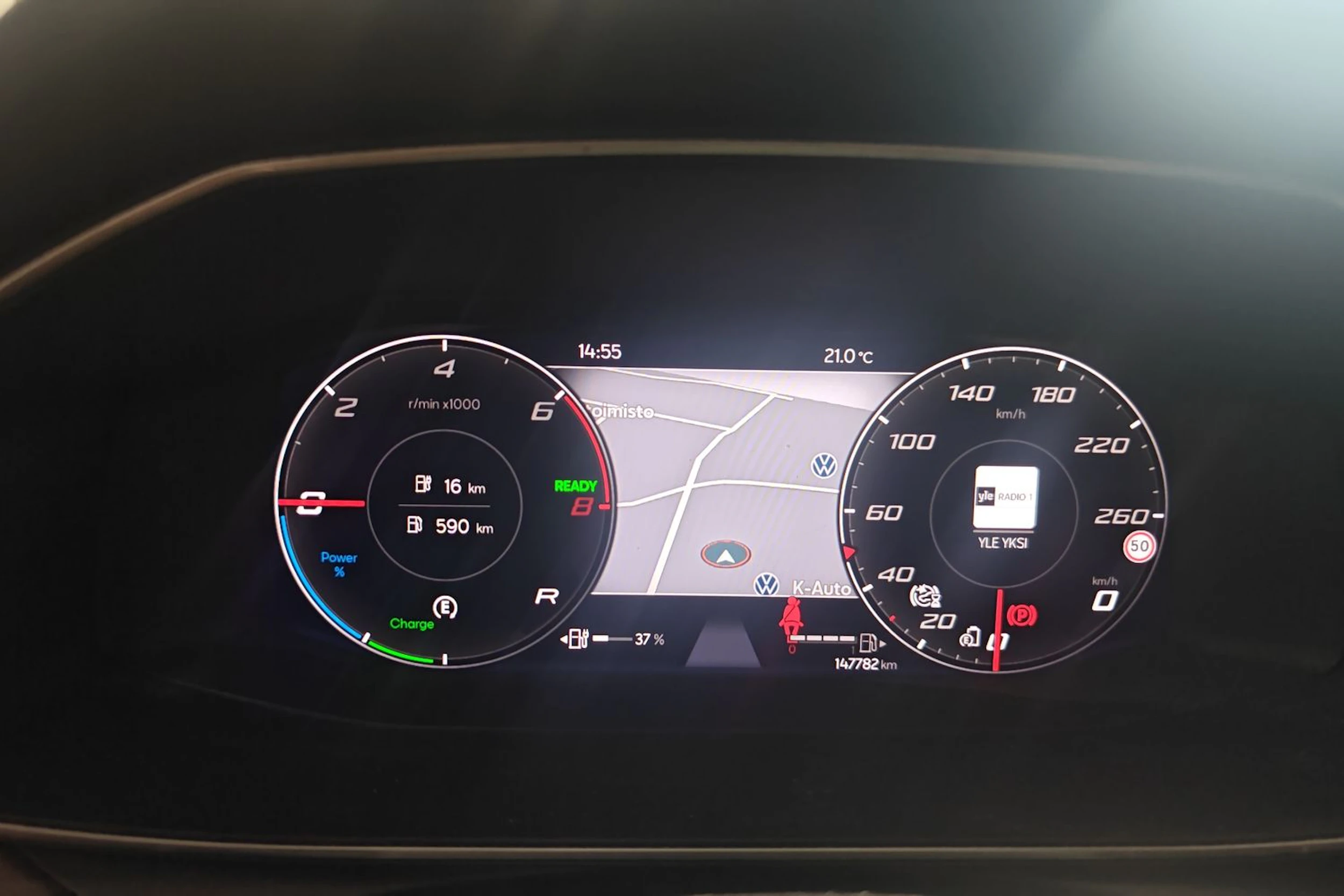 valkoinen SEAT Leon Sportstourer 2021 kuva 5.