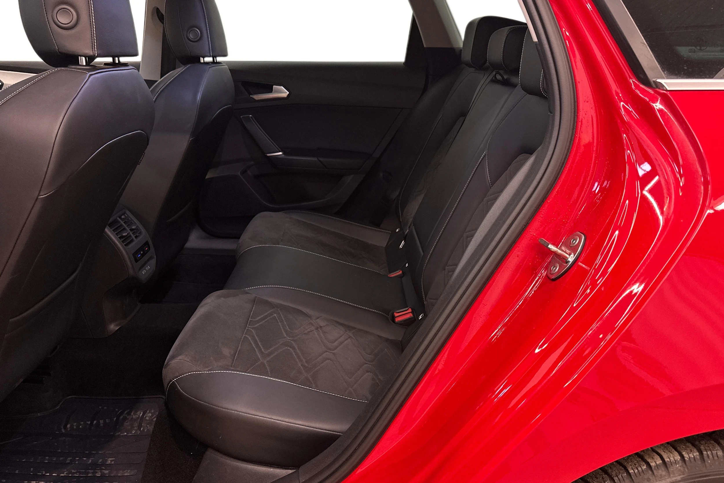 punainen SEAT Leon Sportstourer 2021 kuva 8.