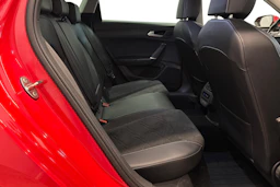 punainen SEAT Leon Sportstourer 2021 kuva 9.