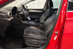 punainen SEAT Leon Sportstourer 2021 kuva 11.