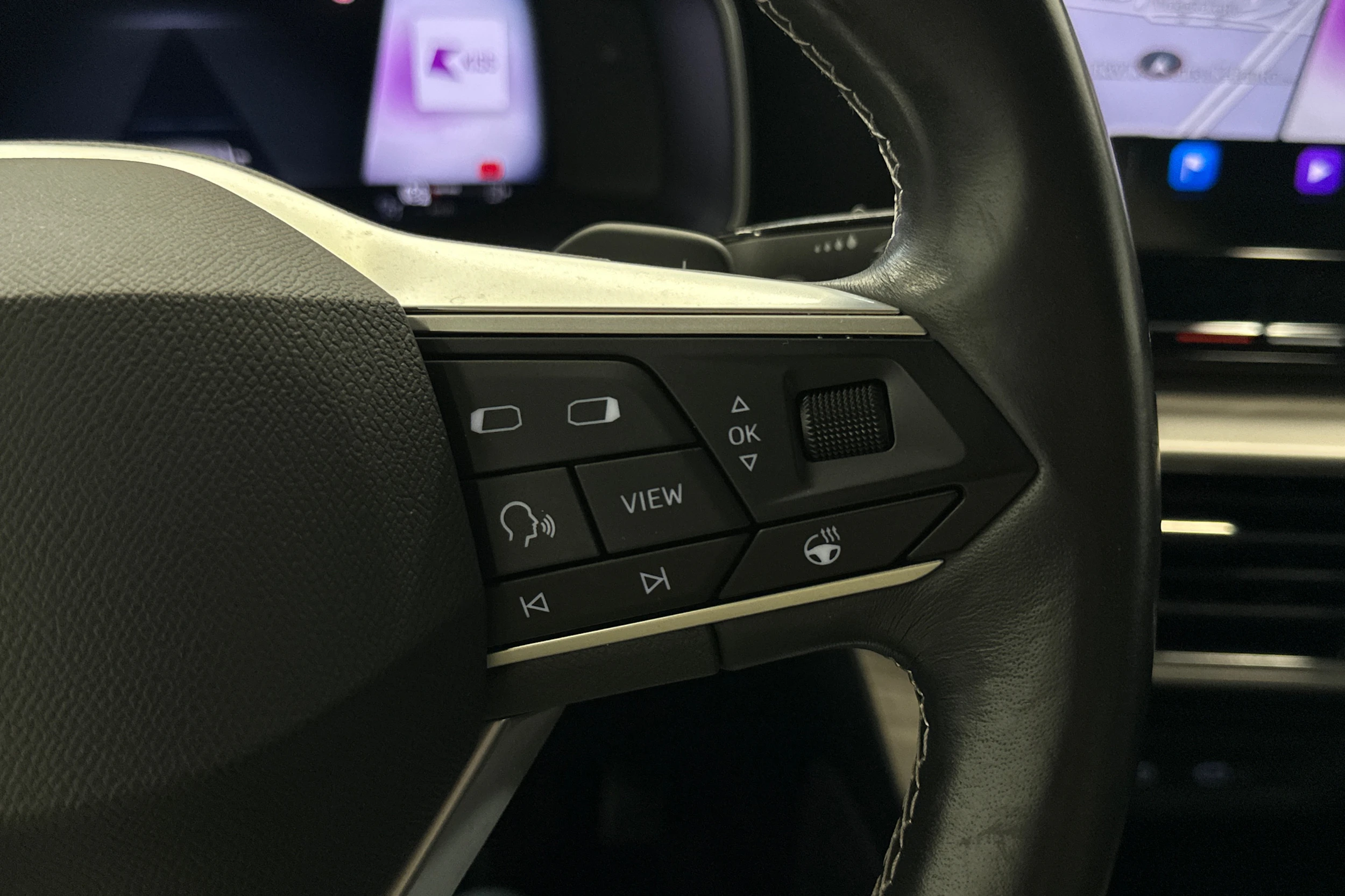 punainen SEAT Leon Sportstourer 2021 kuva 16.