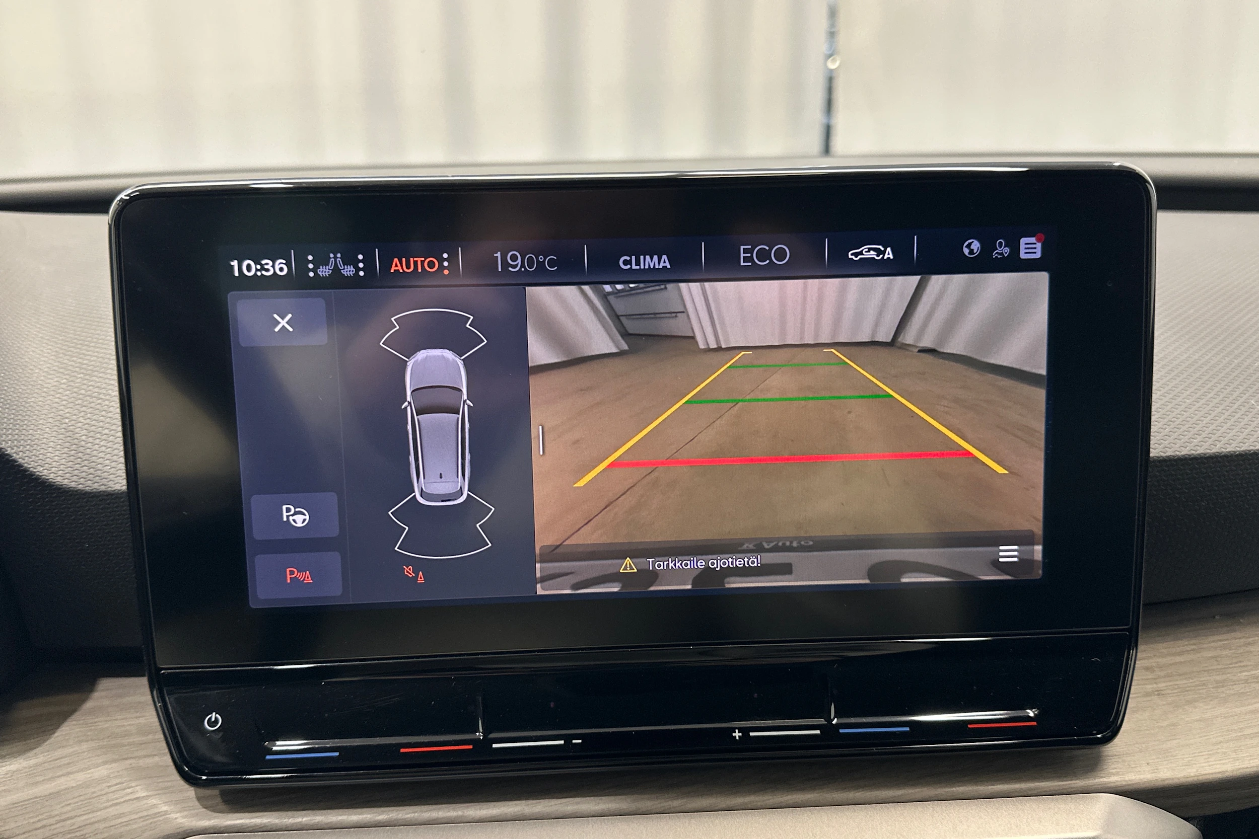 punainen SEAT Leon Sportstourer 2021 kuva 19.