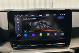 punainen SEAT Leon Sportstourer 2021 kuva 21.