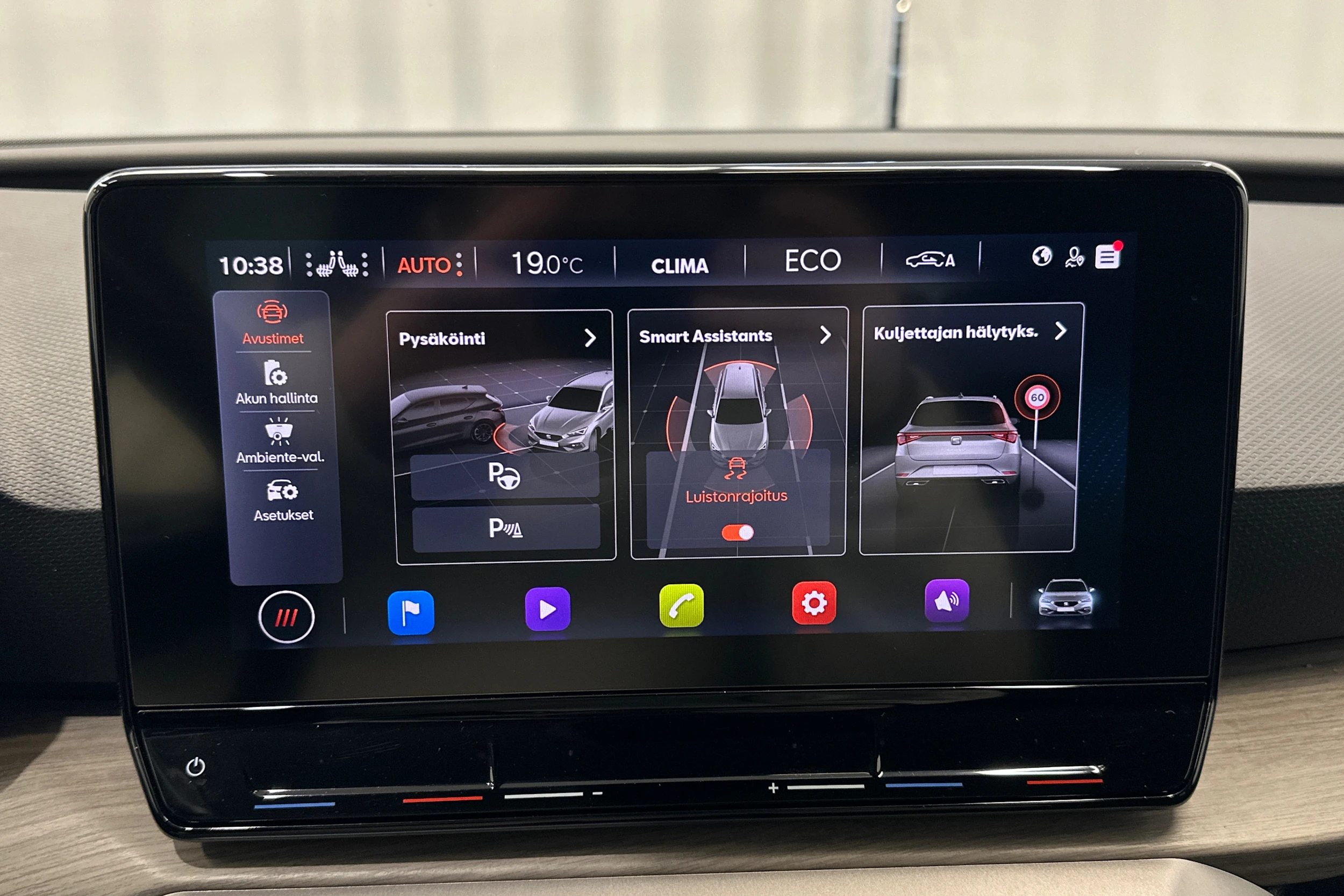punainen SEAT Leon Sportstourer 2021 kuva 22.