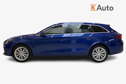 sininen SEAT Leon Sportstourer 2021 kuva 6.