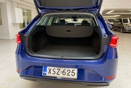 sininen SEAT Leon Sportstourer 2021 kuva 19.